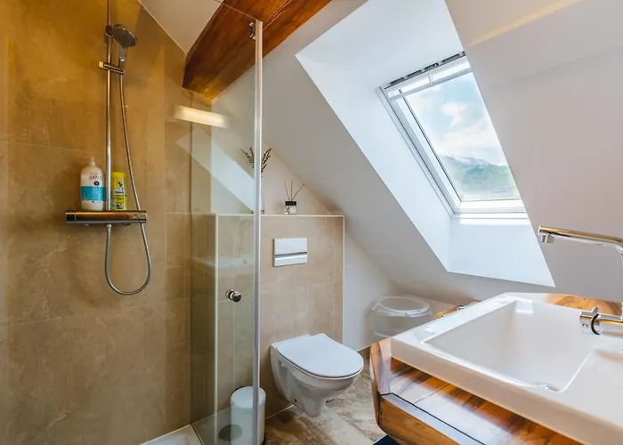 Pr'jernejc Agroturism ليسْتْسي