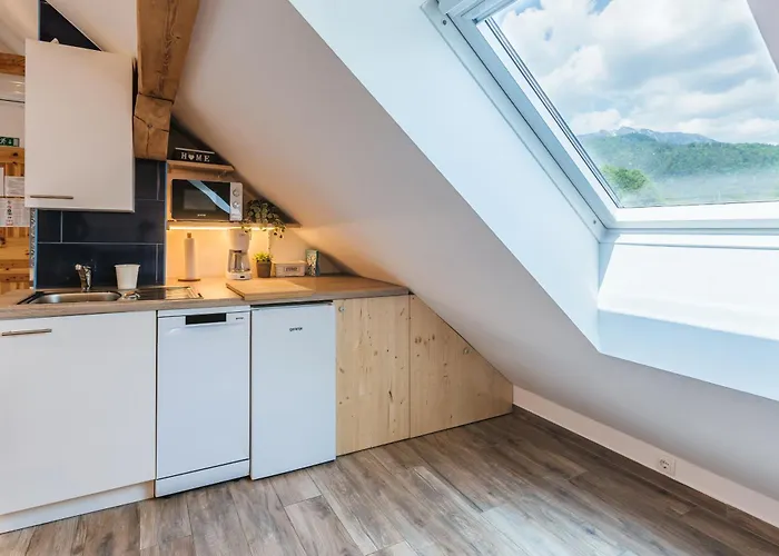 Pr'jernejc Agroturism ليسْتْسي