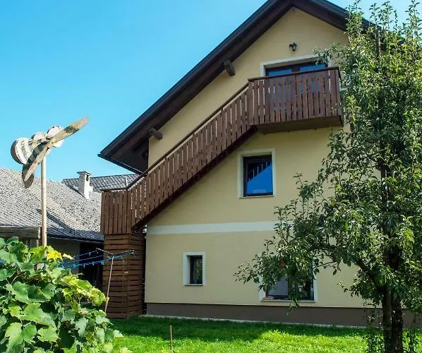 مزرعة للإقامة Pr'jernejc Agroturism