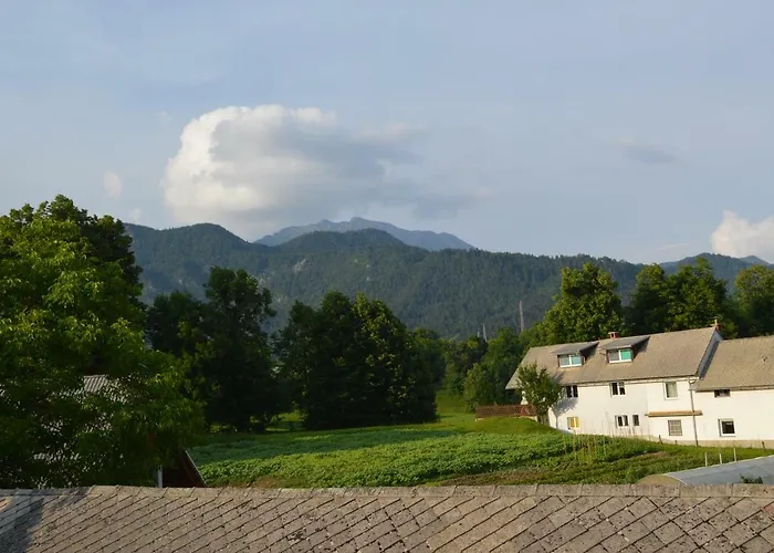 مزرعة للإقامة Pr'jernejc Agroturism